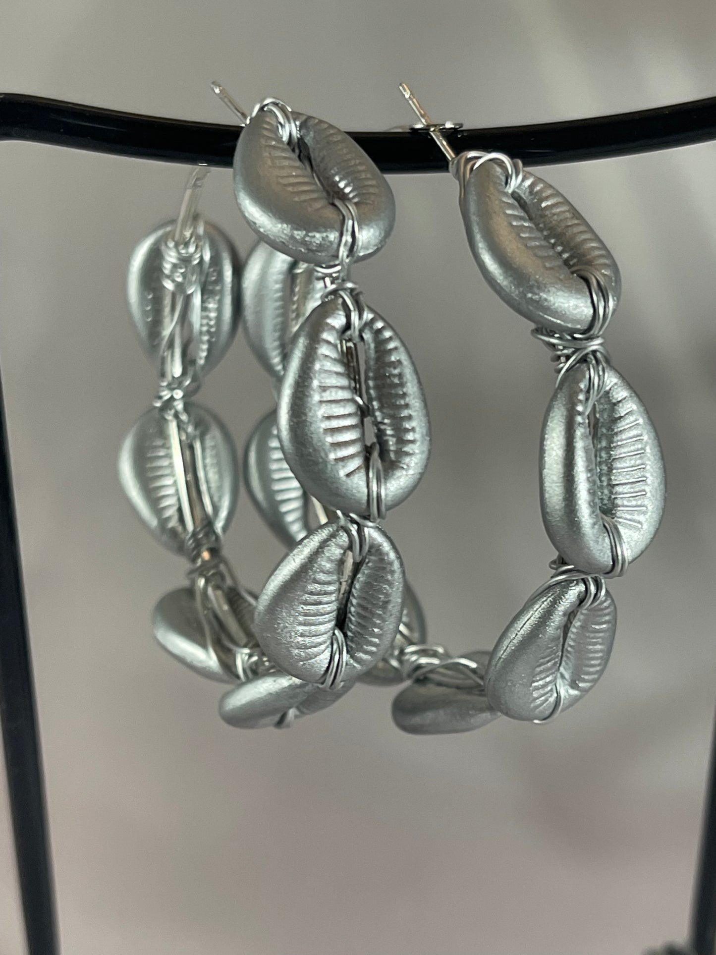 Cowrie Shell Hoop Earrings-2