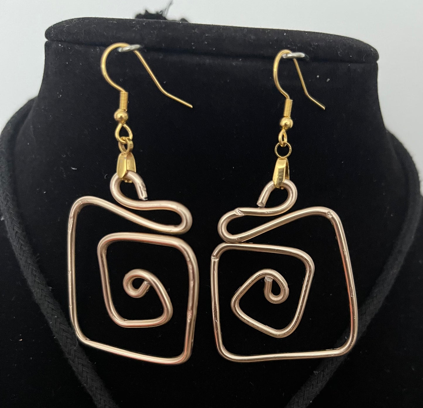 Goldtone Aluminum Necklace & Earrings
